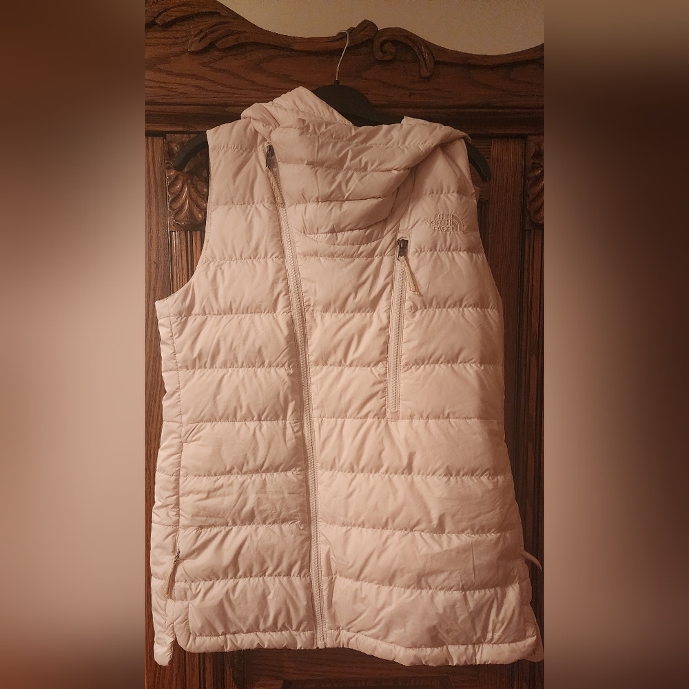 The North Face Women's Hooded Quilted Puffer Vest - Cream